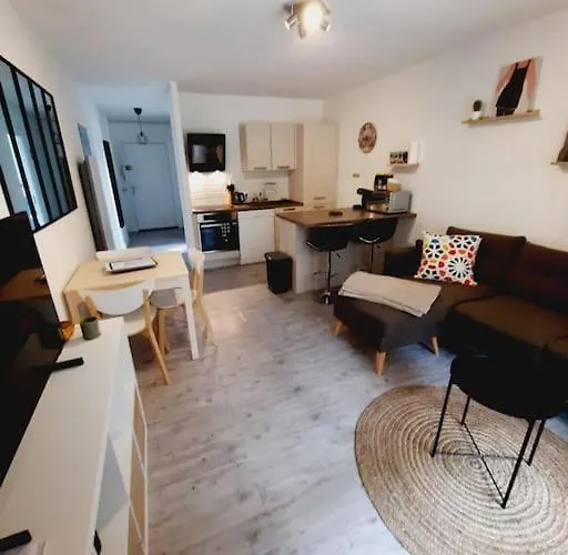 F3 60M2 Dans Residence, 2 Chambres, Garage